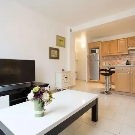 Apartman Modern On Rue D'antibes *