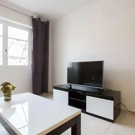Modern On Rue D'antibes Apartman